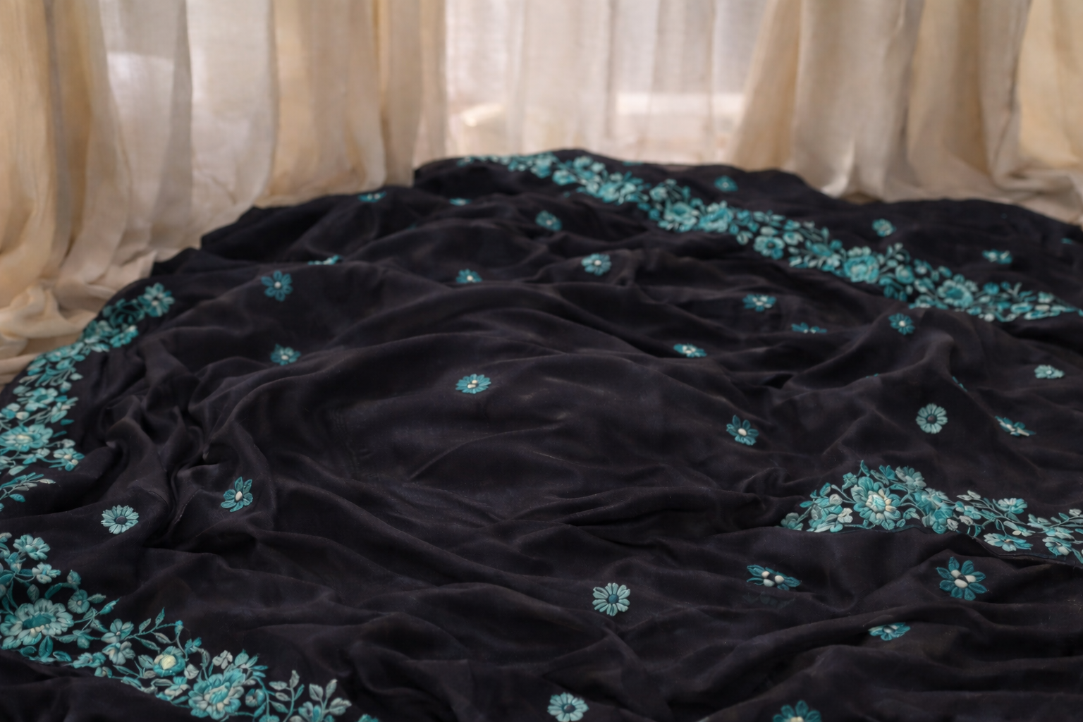 Aqua Nior – Russian Silk Embroidered Kaftan